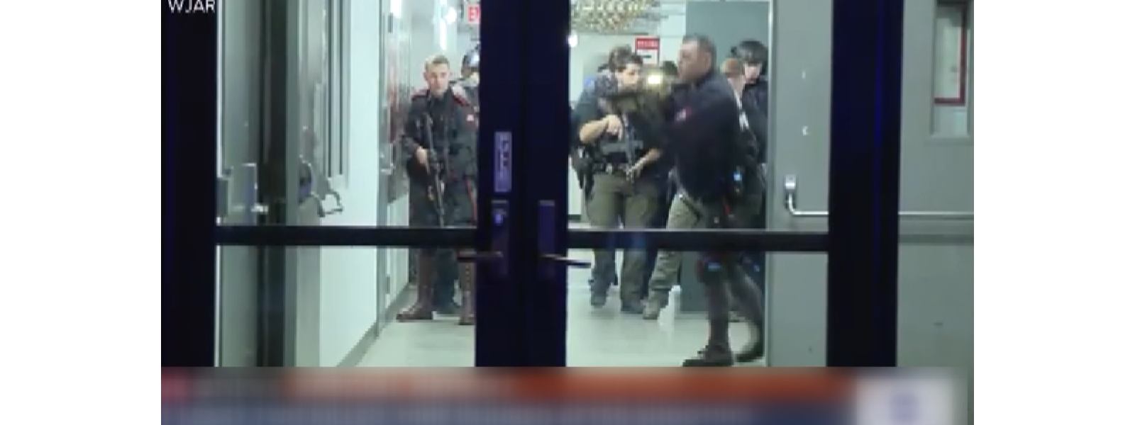 බ්‍රවුන් විශ්වවිද්‍යාලයේ වෙඩි තැබීම..